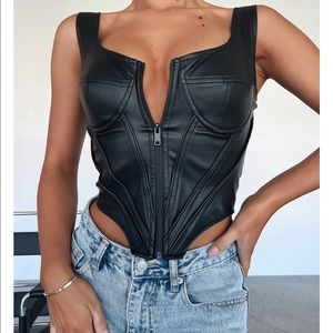 NWT city lool bustier crop (leather look material! 🫶
